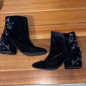 Black Velvet Ankle Boots with Embroidery